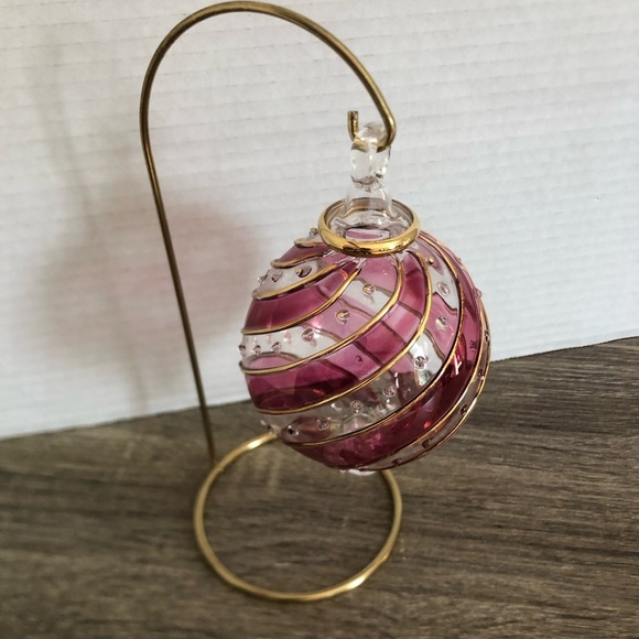 Elegant Hand Blown Egyptian Glass Ornament - Picture 3 of 10